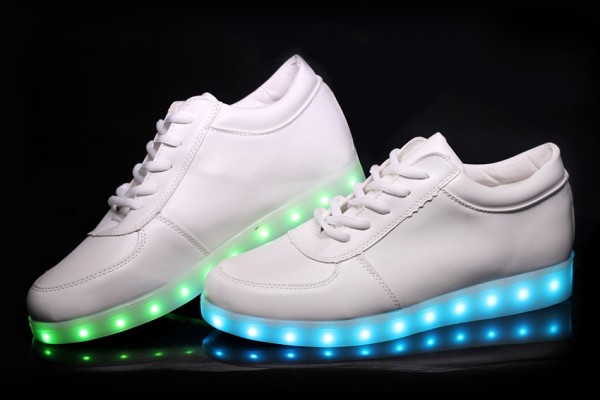 An in Depth Review of the Best Shoes with Lights of 2018