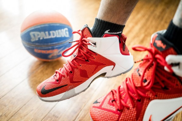 An In Depth Review of the Best LeBron Shoes & Sneakers for Basketball of 2018