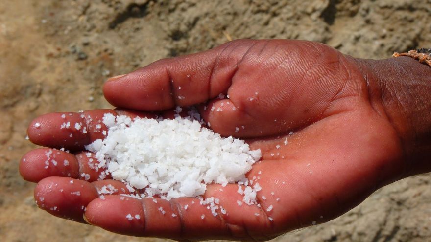 An in depth guide on Epsom salt foot soaks & baths in 2018
