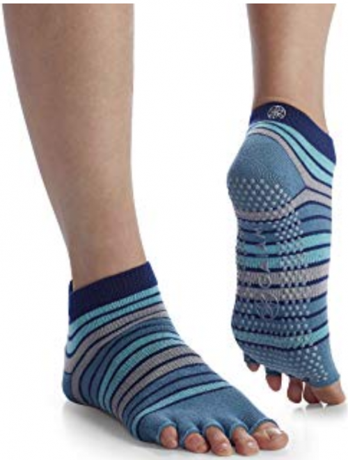 Gaiam-Best-Yoga-Socks-Reviewed 2