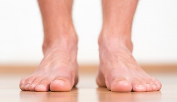 The ultimate guide to dealing with, treating and curing smelly feet for good!