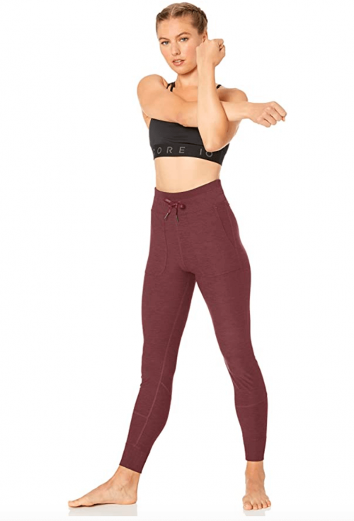 Amazon Brand - Core 10 Women's Cozy Yoga High Waist Legging with Pockets  Model