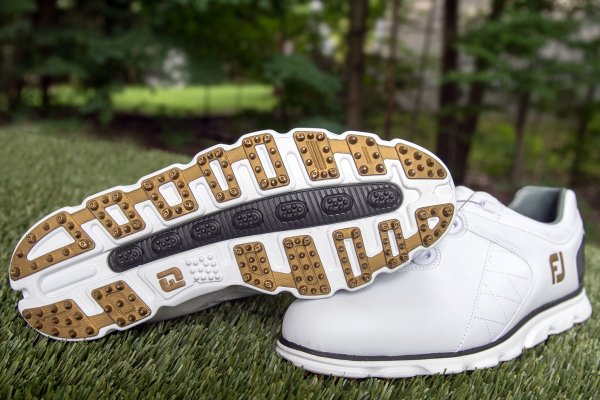 An in depth review of the best spikeless golf shoes of 2018